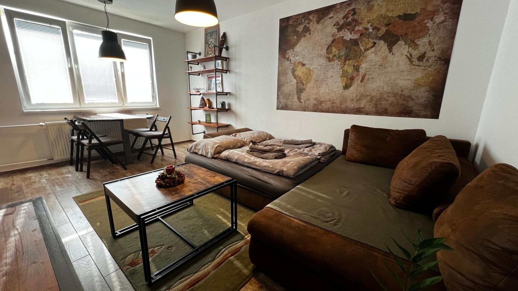 Industrial Apartment I 24Hr Self Check-In I Free Parking & Coffee Banska Bystrica Exterior photo